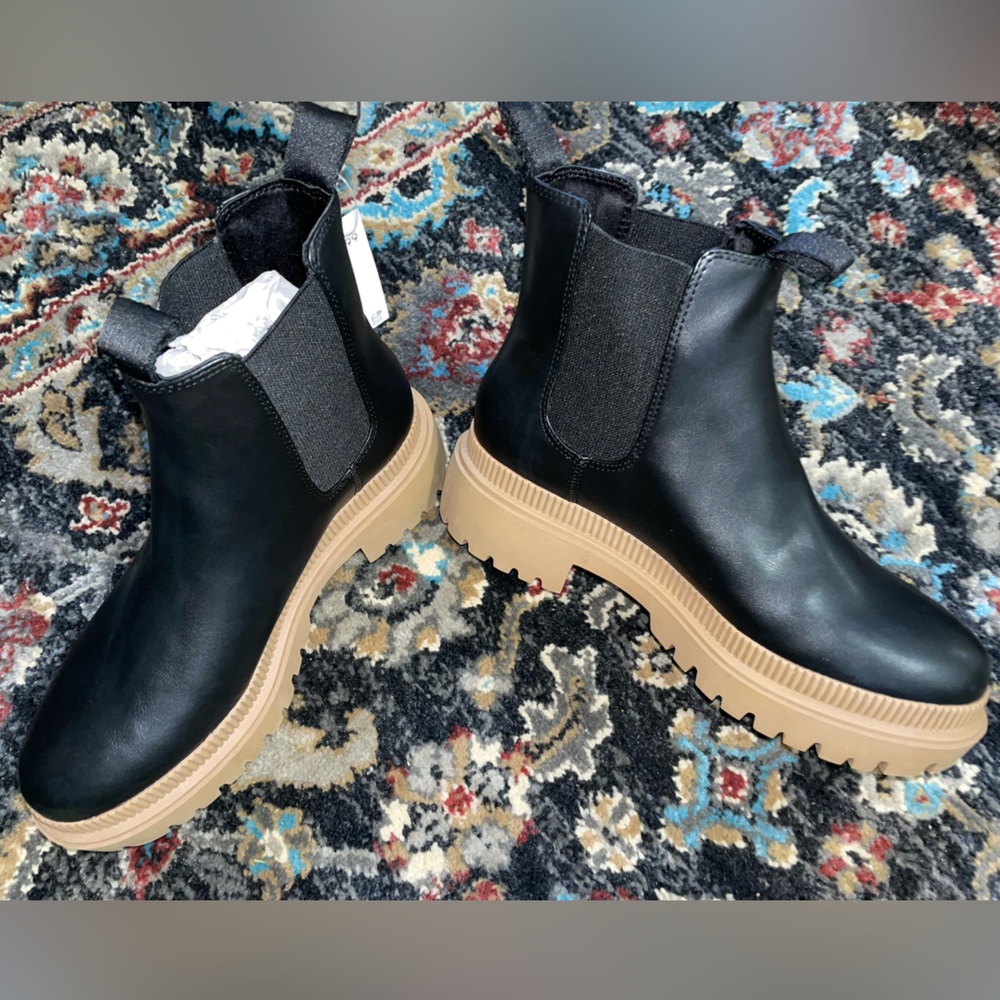 H&M Chelsea Boots